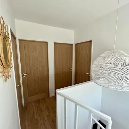 Holiday home Les Volets Bleus Saint-Venant